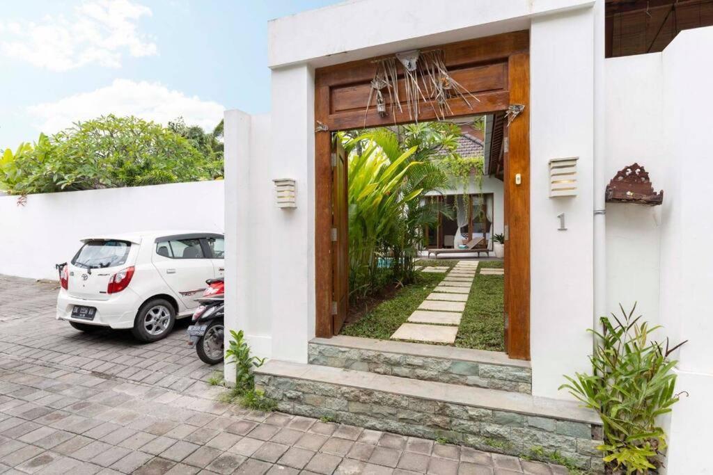 Elvano In Heart Of And Near Villa *